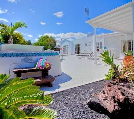 Cantua Puerto del Carmen (Lanzarote)